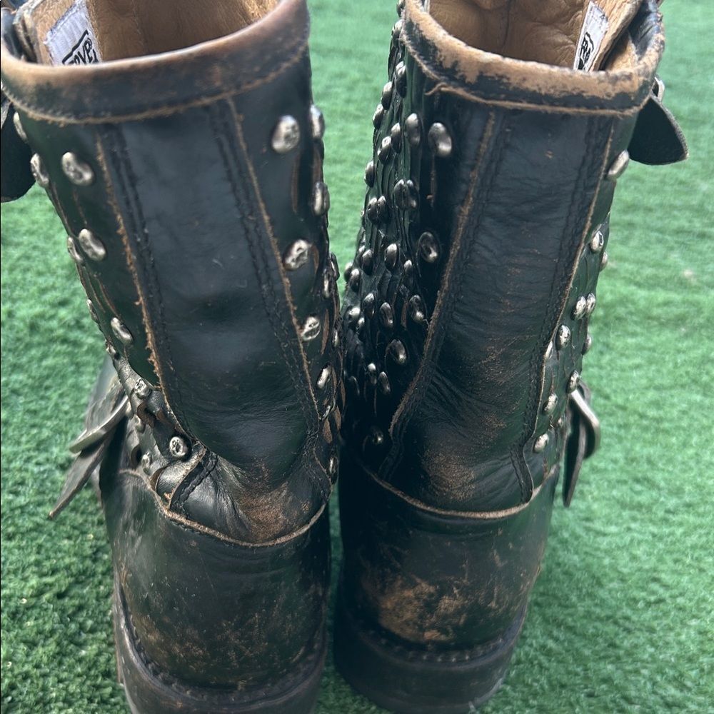 Frye Jenna Studded Disc Vintage Antique Distressed Leather Combat Short Boot - Picture 6 of 10